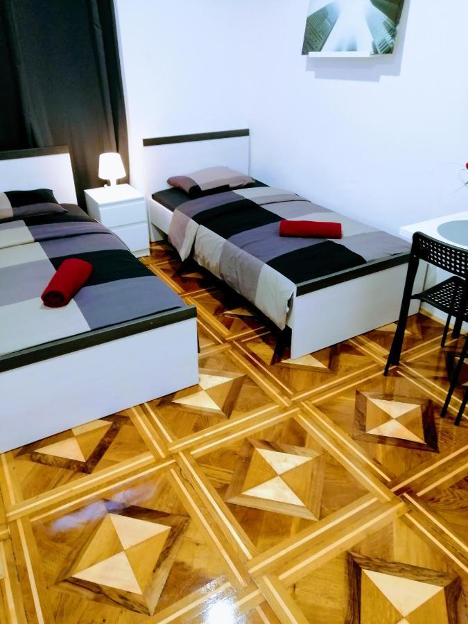 Zpula Center Studio Apartments Kültér fotó