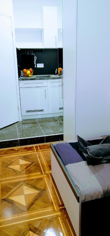 Zpula Center Studio Apartments Kültér fotó