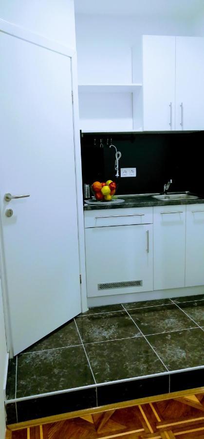 Zpula Center Studio Apartments Kültér fotó