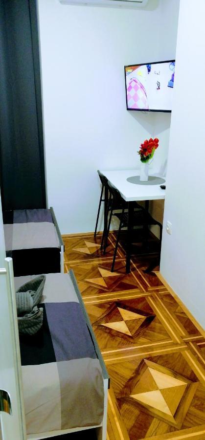 Zpula Center Studio Apartments Kültér fotó
